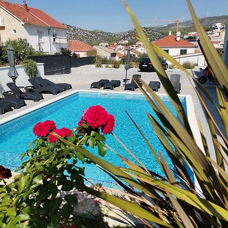 Villa Barbara & Zoran With Heated Swimming Pool Seget Vranjica Dış mekan fotoğraf