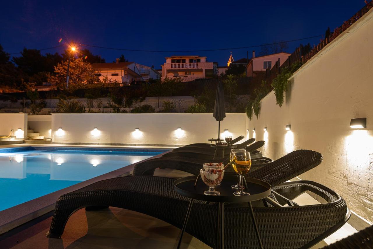 Villa Barbara & Zoran With Heated Swimming Pool Seget Vranjica Dış mekan fotoğraf