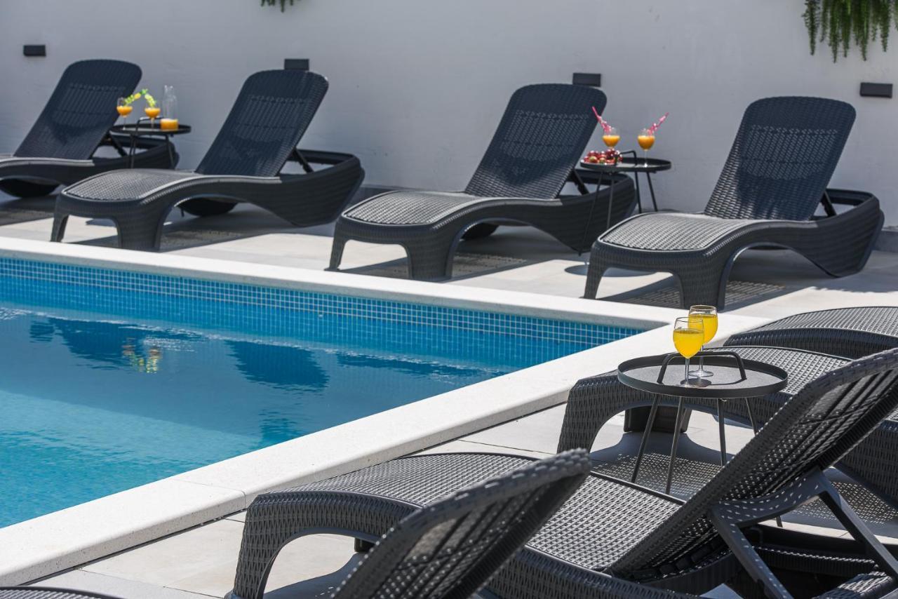 Villa Barbara & Zoran With Heated Swimming Pool Seget Vranjica Dış mekan fotoğraf
